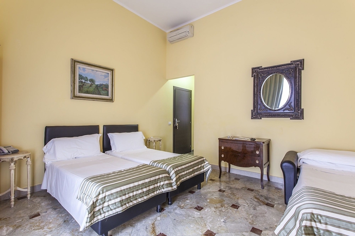 Imagen de la habitación del Hotel Regina Giovanna. Foto 2
