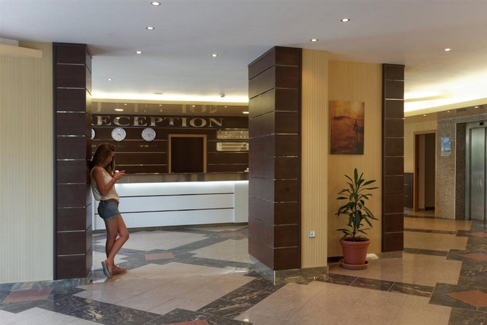 Imagen general del Hotel Regina - Golden Sands. Foto 3