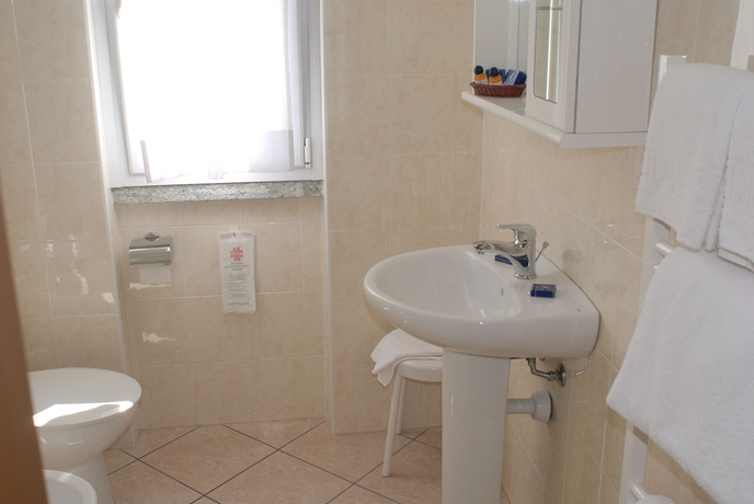 Imagen de la habitación del Hotel Regina, Gravedona. Foto 3