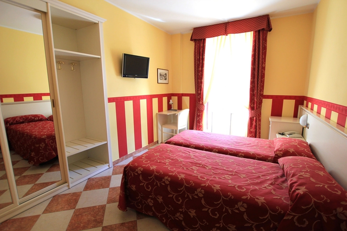 Imagen de la habitación del Hotel Regina, Gravedona. Foto 11