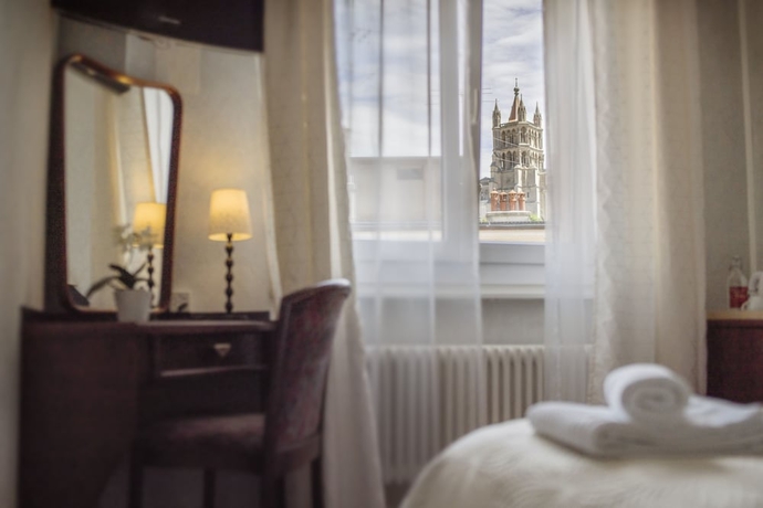 Imagen de la habitación del Hotel Regina, LAUSANA. Foto 6