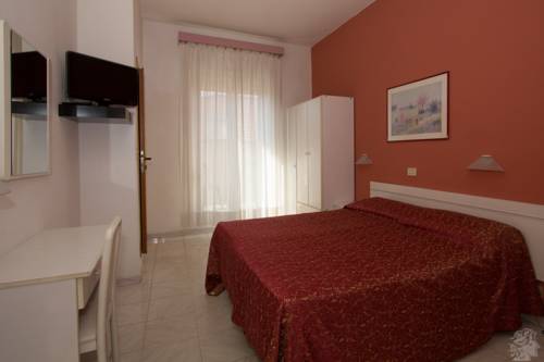 Imagen de la habitación del Hotel Regina, Lido Di Camaiore. Foto 11