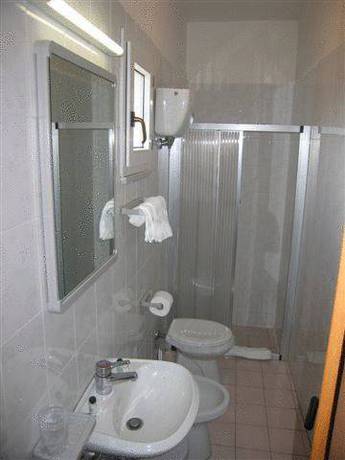 Imagen de la habitación del Hotel Regina, Lido Di Camaiore. Foto 15