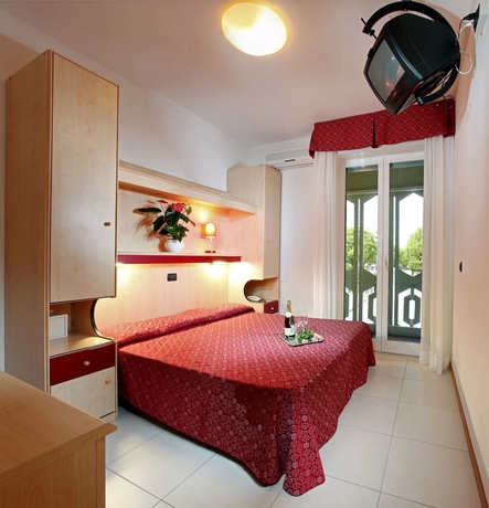 Imagen de la habitación del Hotel Regina, Lignano Sabbiadoro. Foto 15