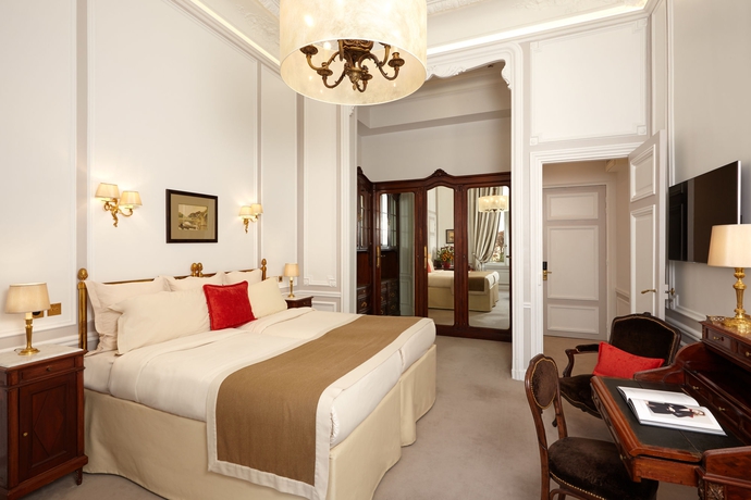 Imagen de la habitación del Hotel Regina Louvre. Foto 12