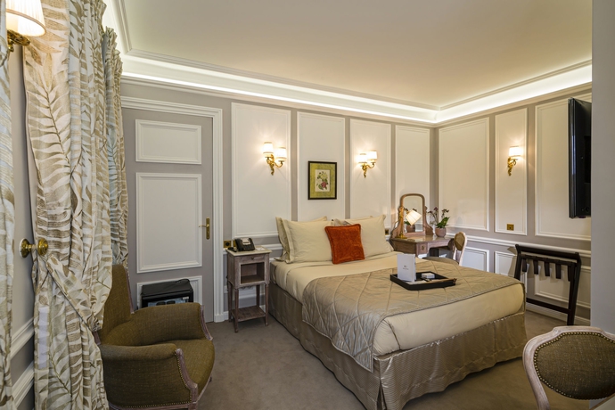 Imagen de la habitación del Hotel Regina Louvre. Foto 13