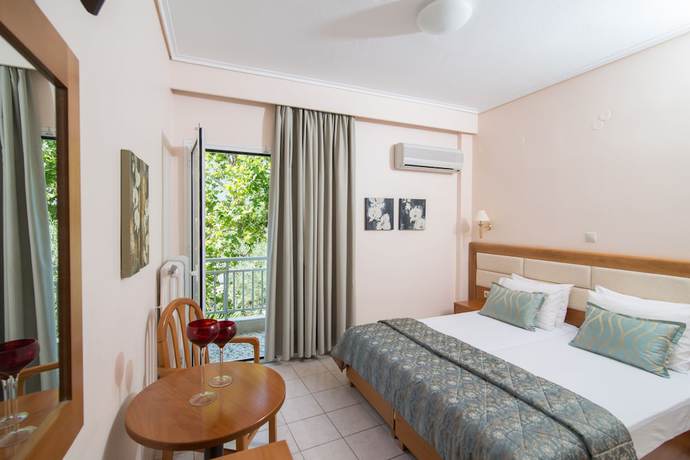 Imagen de la habitación del Hotel Regina Mare, Katerini. Foto 13