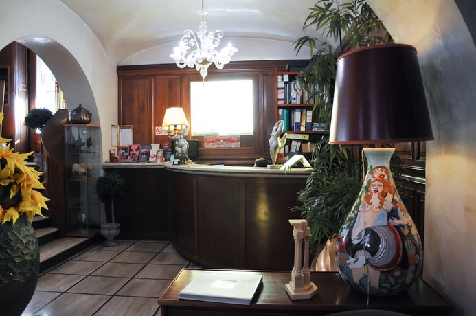 Imagen de los interiores del Hotel Regina Margherita, Roma. Foto 14