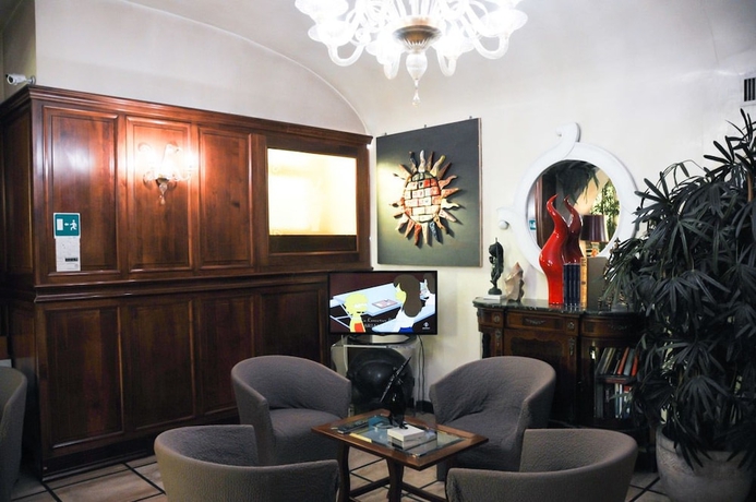 Imagen de los interiores del Hotel Regina Margherita, Roma. Foto 17