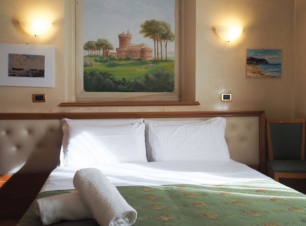 Imagen de la habitación del Hotel Regina Margherita, Roma. Foto 10