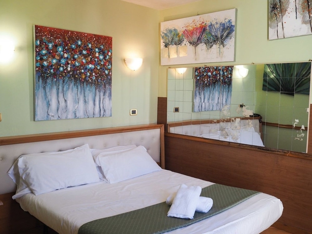 Imagen de la habitación del Hotel Regina Margherita, Roma. Foto 11