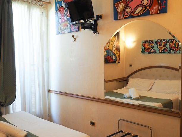 Imagen de la habitación del Hotel Regina Margherita, Roma. Foto 12