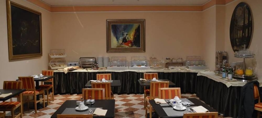 Imagen del bar/restaurante del Hotel Regina, Milán. Foto 5