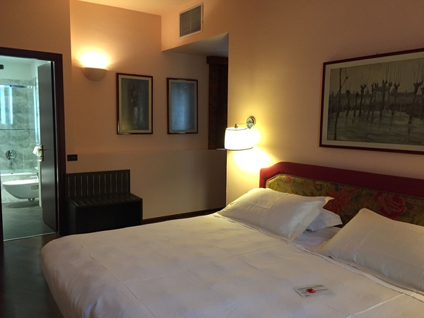 Imagen de la habitación del Hotel Regina, Milán. Foto 9