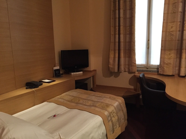 Imagen de la habitación del Hotel Regina, Milán. Foto 10