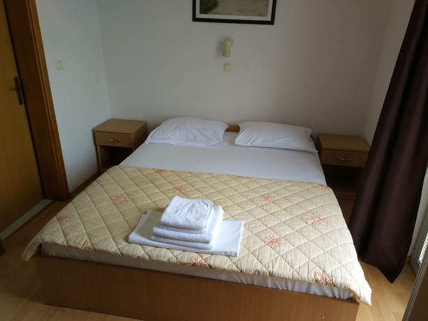 Imagen de la habitación del Hotel Regina Mundi. Foto 4