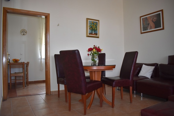 Imagen de los interiores del Hotel Regina Mundi. Foto 18