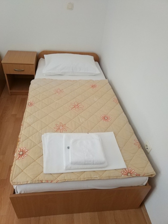 Imagen de la habitación del Hotel Regina Mundi. Foto 10