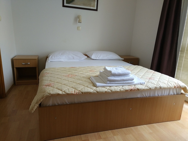 Imagen de la habitación del Hotel Regina Mundi. Foto 11