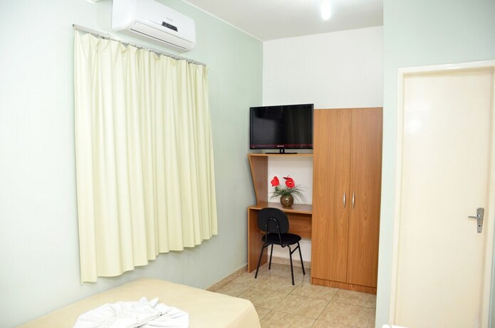 Imagen de la habitación del Hotel Regina, Muriae. Foto 3
