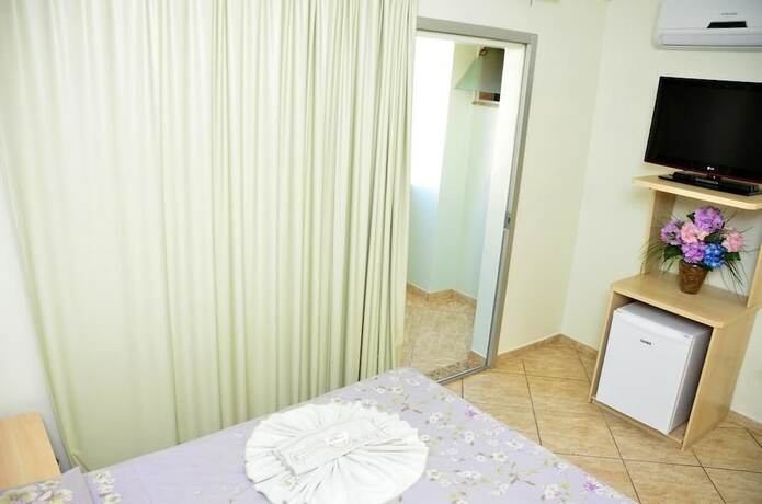 Imagen de la habitación del Hotel Regina, Muriae. Foto 7