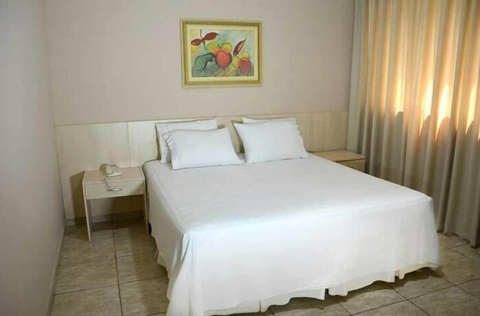 Imagen de la habitación del Hotel Regina, Muriae. Foto 11