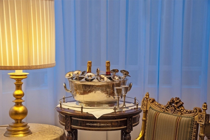 Imagen del bar/restaurante del Hotel Regina Palace. Foto 3