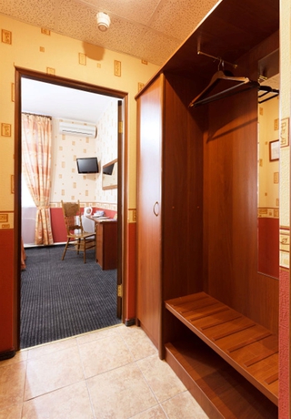 Imagen de la habitación del Hotel Regina, San Petersburgo. Foto 5