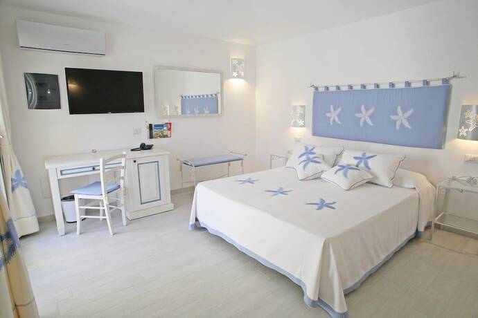 Imagen de la habitación del Hotel Regina Simius. Foto 11
