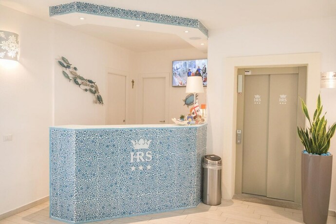 Imagen de los interiores del Hotel Regina Simius. Foto 31