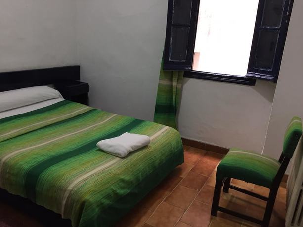 Imagen de la habitación del Hotel Regina, Tetuán. Foto 7
