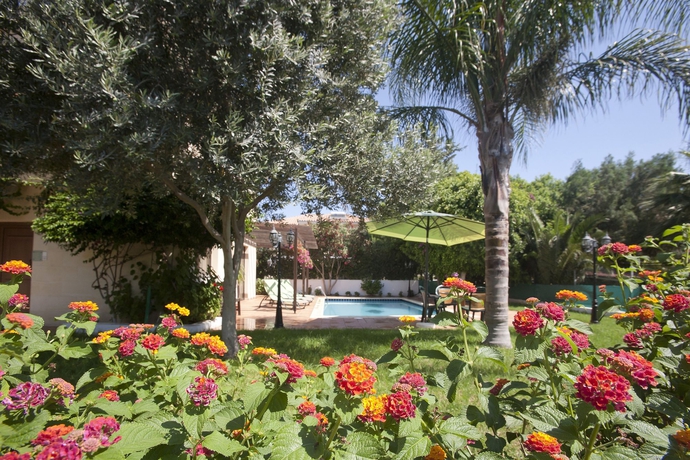 Imagen de los exteriores del Hotel Reginas Exclusive Villas. Foto 5
