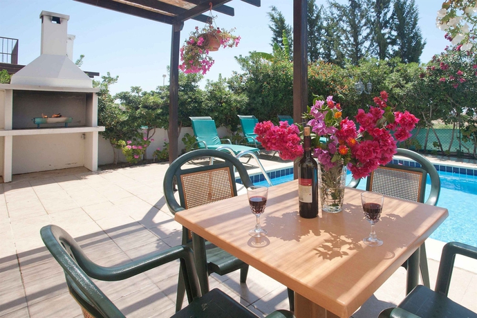 Imagen de los exteriores del Hotel Reginas Exclusive Villas. Foto 7