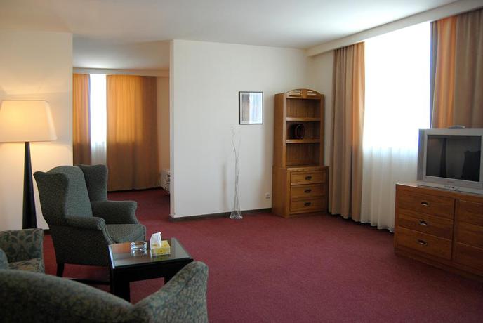 Imagen de la habitación del Hotel Regineh. Foto 4