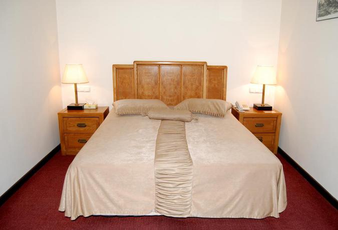 Imagen de la habitación del Hotel Regineh. Foto 9