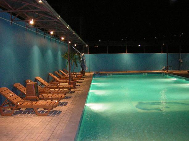 Imagen de la piscina del Hotel Regineh. Foto 20