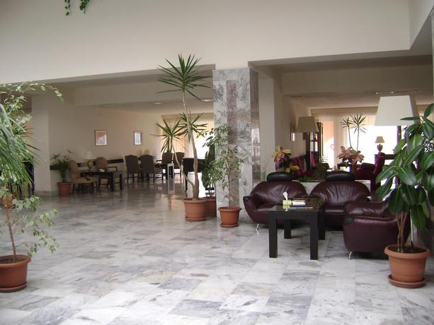 Imagen de los interiores del Hotel Regineh. Foto 17