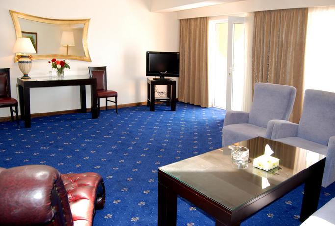 Imagen de la habitación del Hotel Regineh. Foto 13