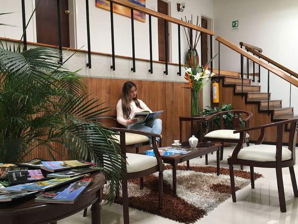 Imagen de los interiores del Hotel Regines. Foto 18