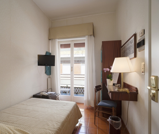 Imagen de la habitación del Hotel Reginna Palace. Foto 2