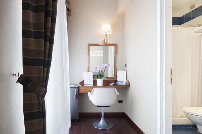 Imagen de la habitación del Hotel Reginna Palace. Foto 3