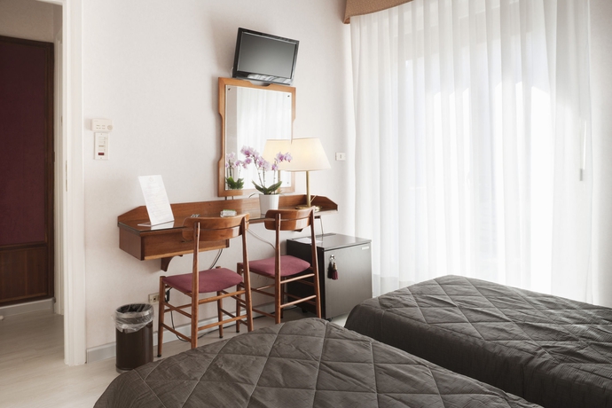 Imagen de la habitación del Hotel Reginna Palace. Foto 4