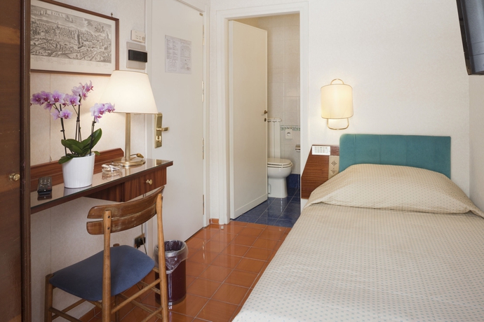 Imagen de la habitación del Hotel Reginna Palace. Foto 7