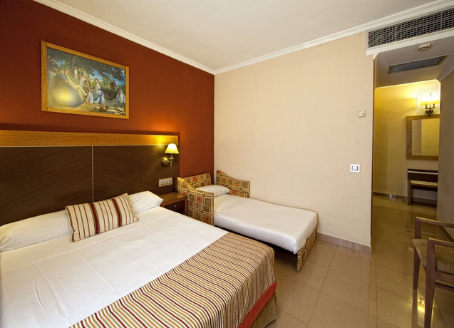 Imagen de la habitación del Hotel Regio 2. Foto 14