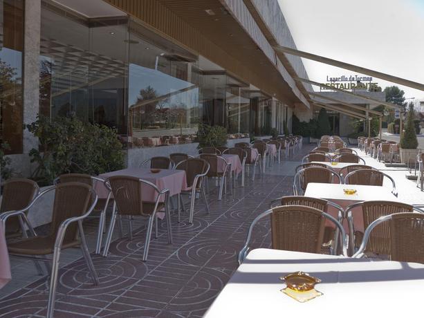 Imagen del bar/restaurante del Hotel Regio, Santa Marta de Tormes. Foto 11