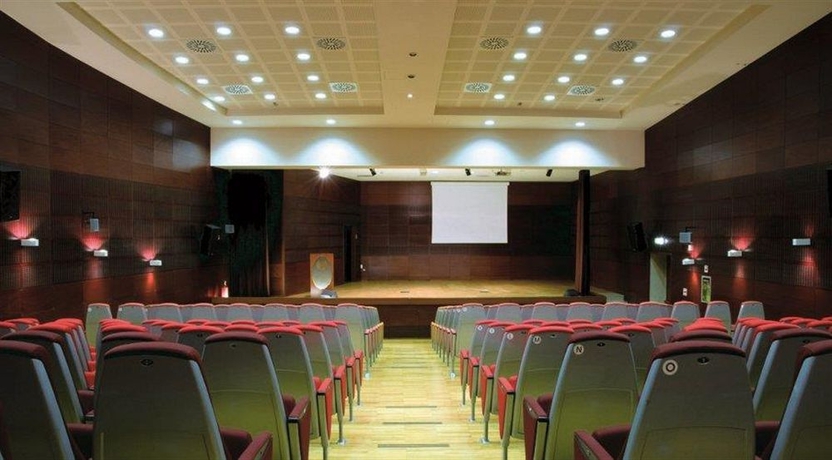 Imagen de los interiores del Hotel Regiohotel Manfredi. Foto 10