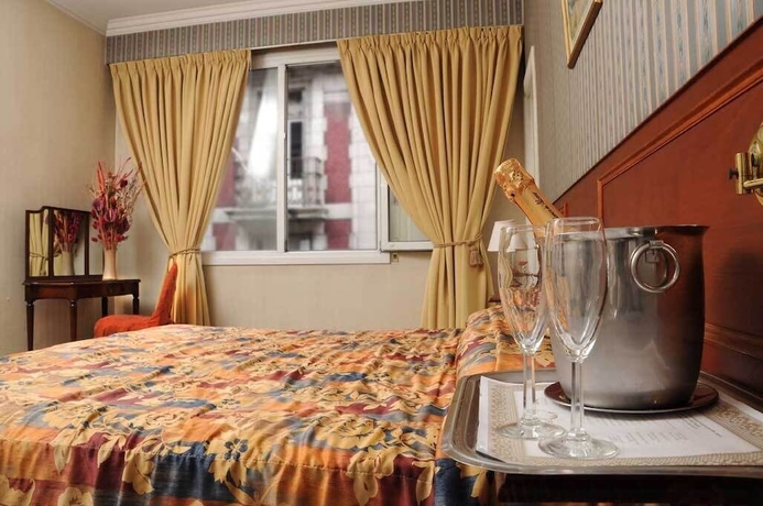 Imagen de la habitación del Hotel Regis, Buenos Aires. Foto 6