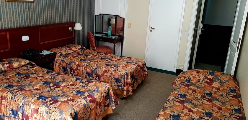 Imagen de la habitación del Hotel Regis, Buenos Aires. Foto 15