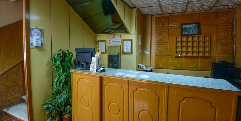 Imagen de los interiores del Hotel Regis. Foto 12