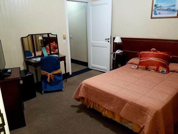 Imagen de la habitación del Hotel Regis Orho. Foto 8